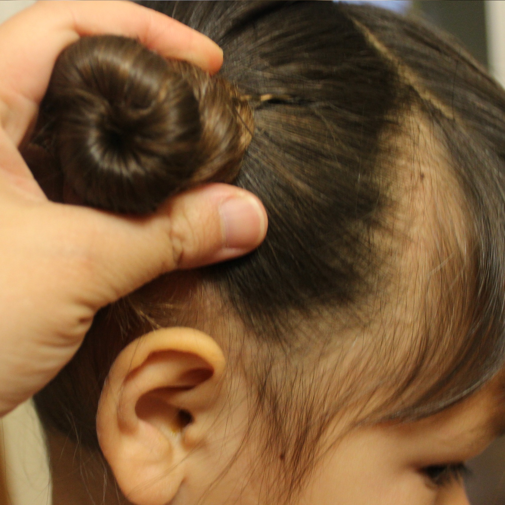 Traditional Chinese Childrenâ€™s Hairstyle: Two Buns on the Sides ...