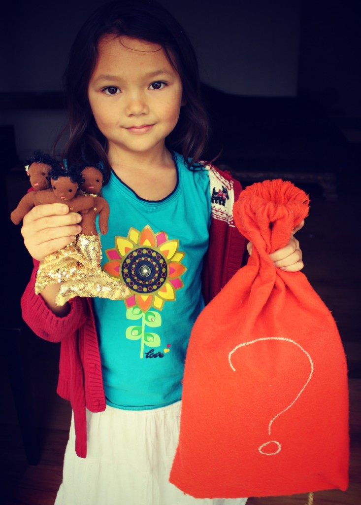 121130 Nunu with Spanish mystery bag and 3 mermaids