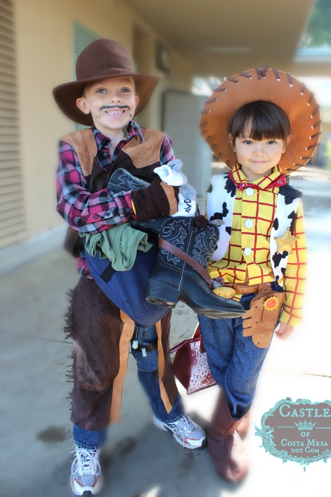 2011 First Grade Halloween Cameron and Nunu cowboys costumes 2