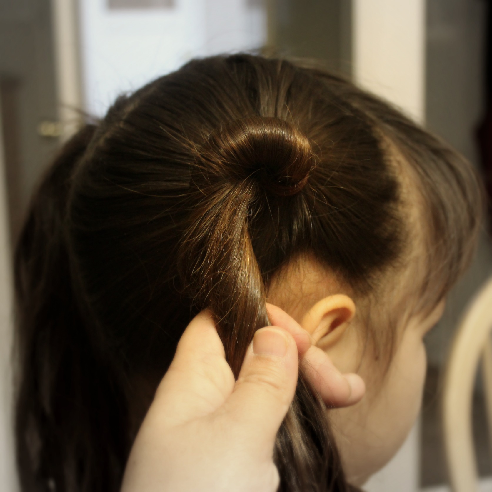 Traditional Chinese Children's Hairstyle: Two Buns on the Sides Tutorial –  Castle of Costa Mesa