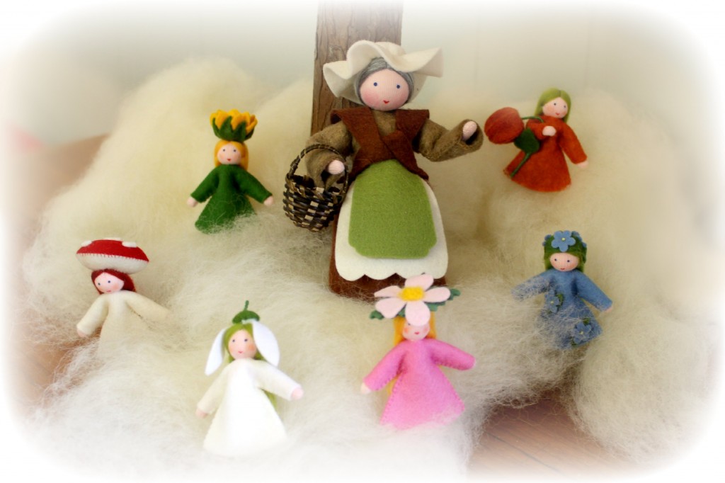 121212 Gisela's Handmade German Waldorf Steiner Seasons Table dolls. Mother Earth and her children