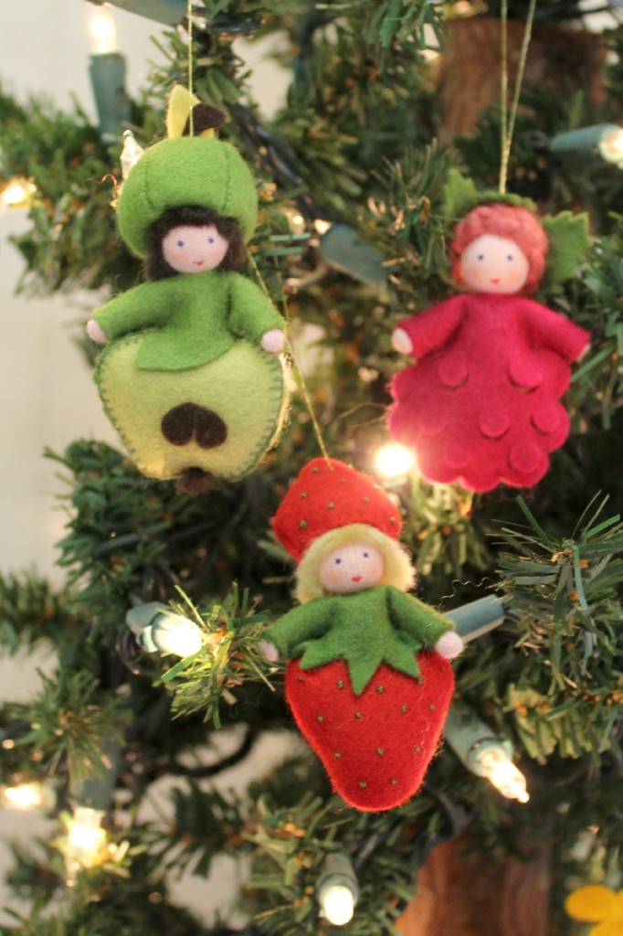 121212 Gisela's handmade German season table nature dolls fruits apple, raspberry and strawberry on Christmas Tree