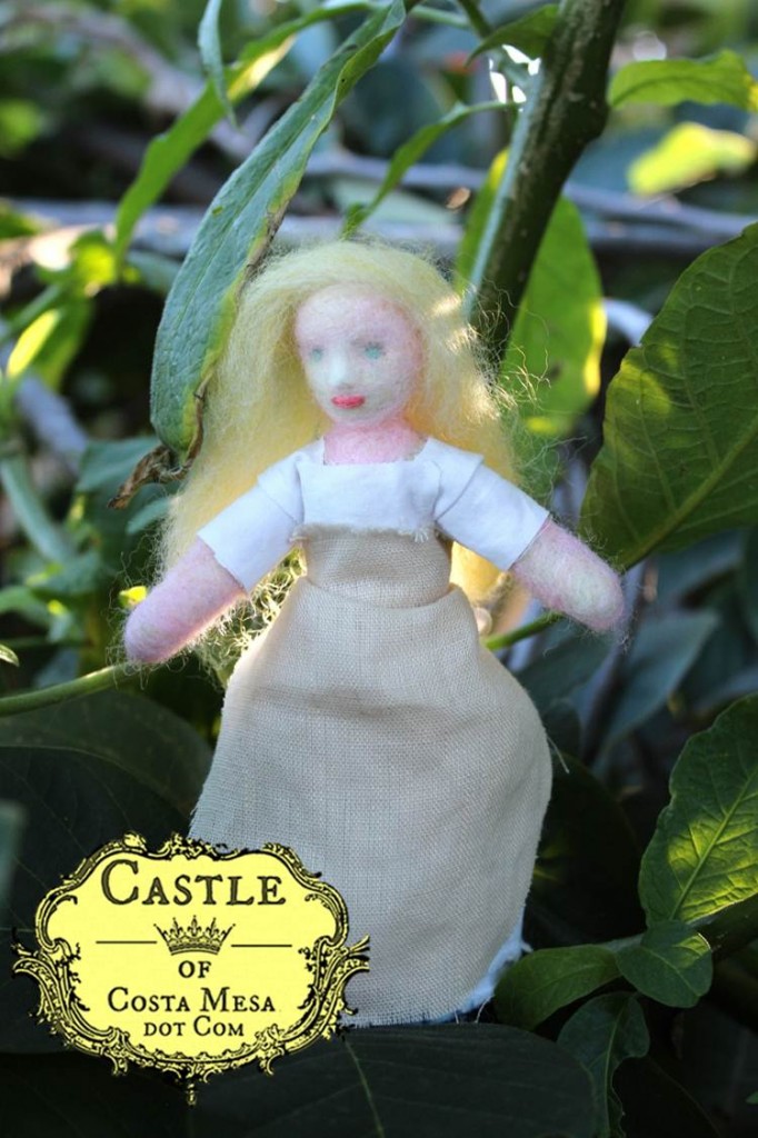 121220 Needle-felted goose girl in cherimoya tree 2