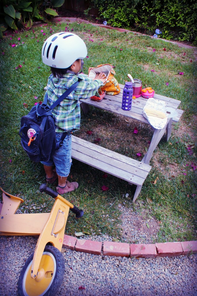 131007 Hugo packing away his snack