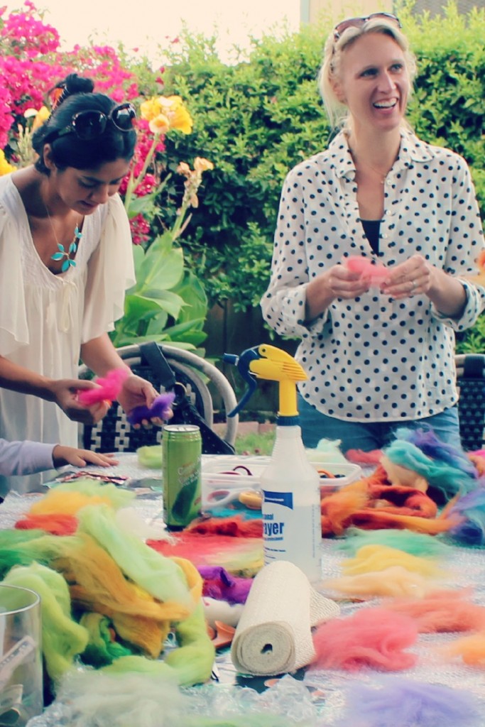 131007 Julia and Yvonne selecting colorful roving to wet-felt flowers