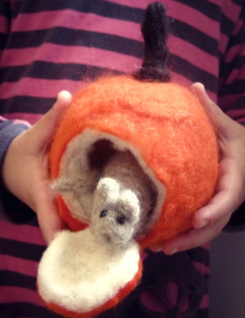 131013 Needle-felted mouse in a pumpkin. Sewn Natural