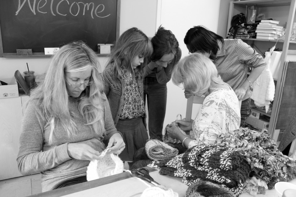 131119 Everyone watching Christine explaining crochet