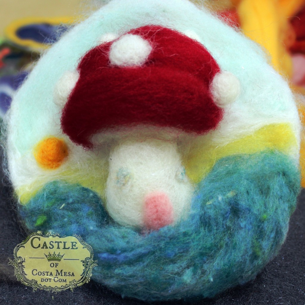 131203 Jzin's needle-felted picture of a fluffy big toadstool mushroom home square cropped