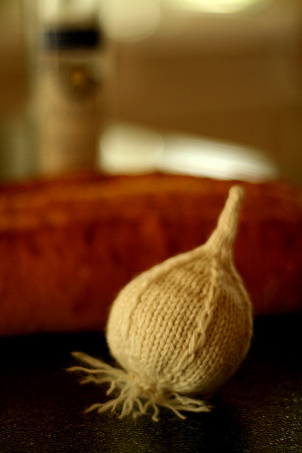 140122 Dona K1's  knitted garlic on ravelry