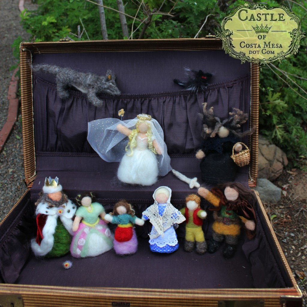 140313 Fairy Tale Dolls in a vintage suitcase