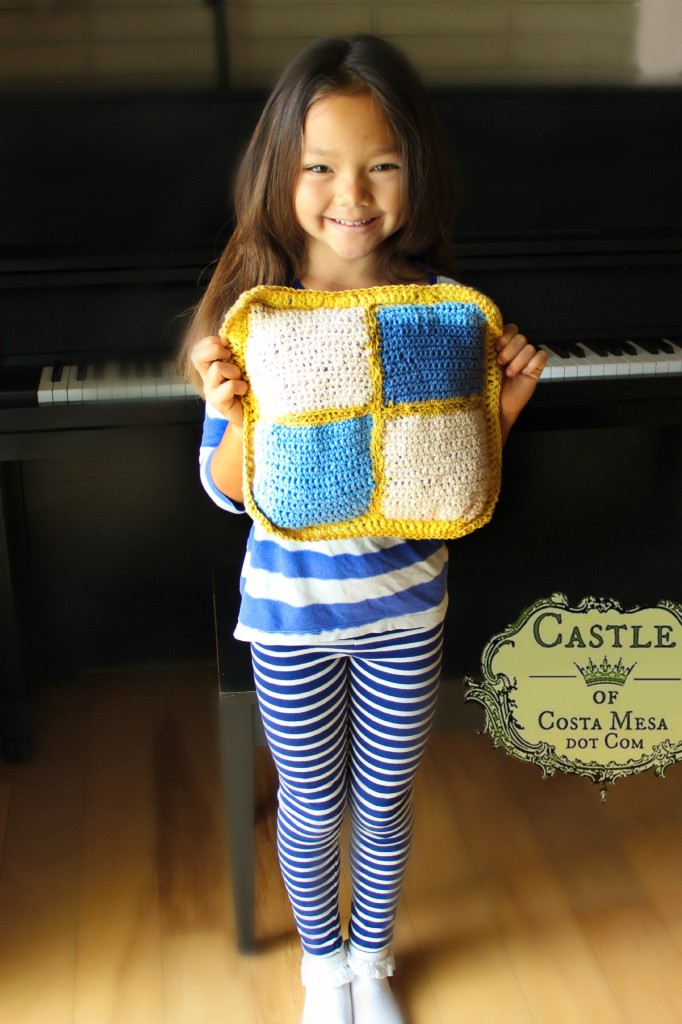 140606 Nunu crochet pillow 3rd Grade