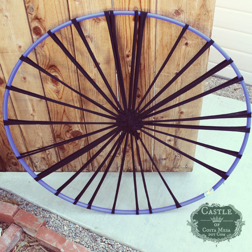 140915 Handmade Hula Hoop loom for making rug 2