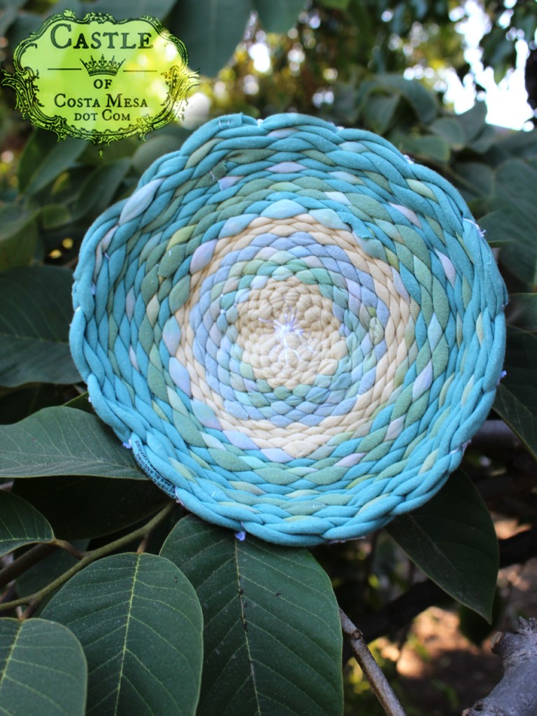 140916 Kathy's completed woven T-shirt place mat on cherimoya tree 2