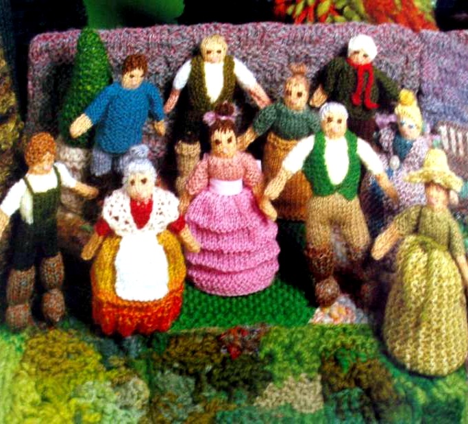 140929 Jan Messent’s Knitted Gardens Crowd of gardens and garden people