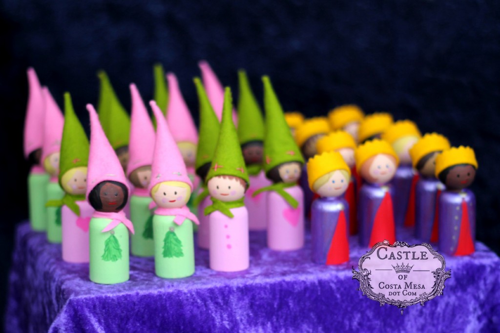 141206 Renuka's painted handmade felt and wooden sweet peg doll prince princesses gnomes cape 2.