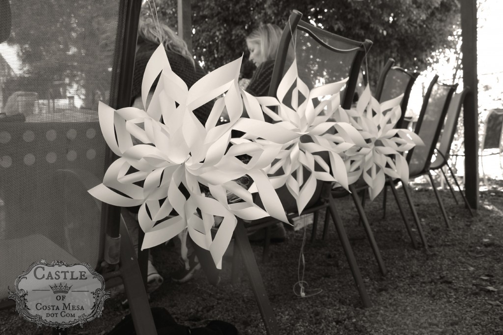 141208 Pine cone paper stars hanging to dry