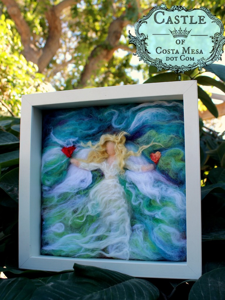 4123 151117 Blonde Guardian Angel in white square frame messy style