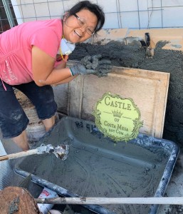 190416 Jzin applying mortar to curvy ferrocement hugelkultur raised bed L