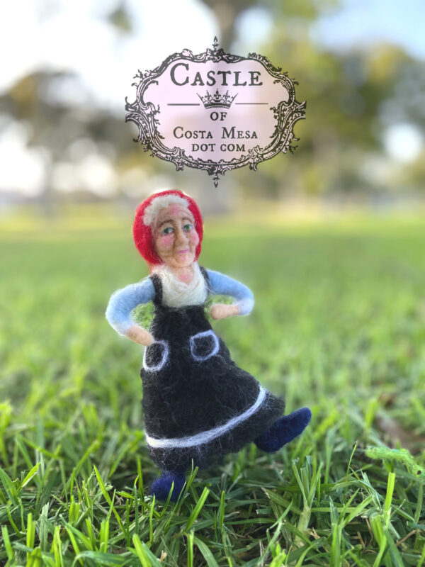 Bernice, The Old Lady Gnome. 6" Posable Needle-Felted Doll